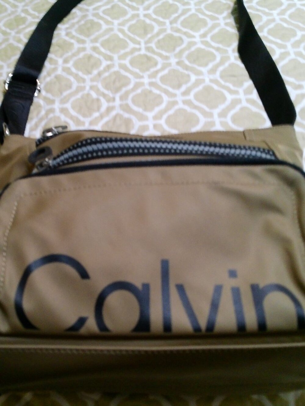 CALVIN KEIN NYLON TAN CROSSBODY WITH MULTIPLE ZIPPERS GOOD CONDITION